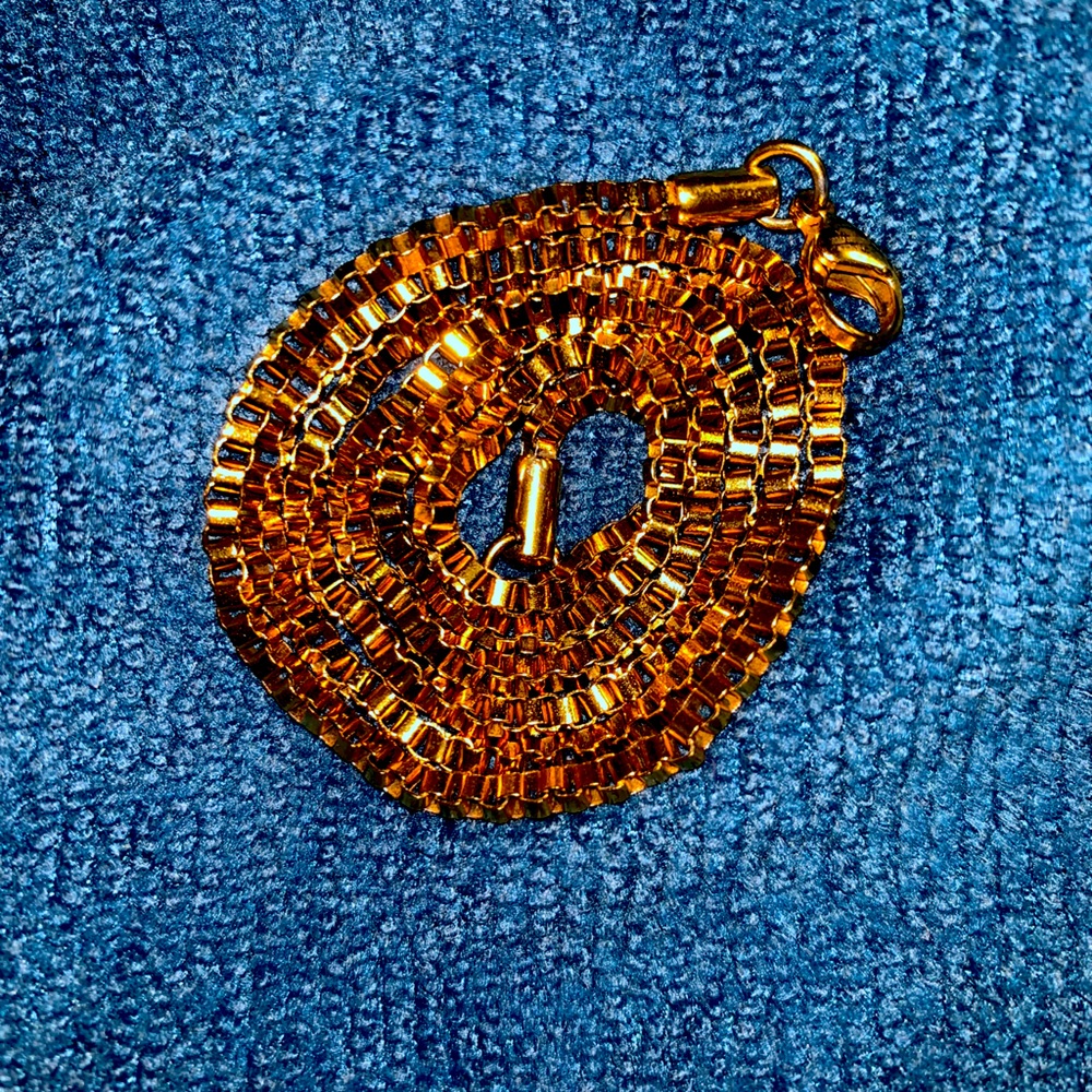 Gold plated | Stainless steel | 24in. | Box chain
